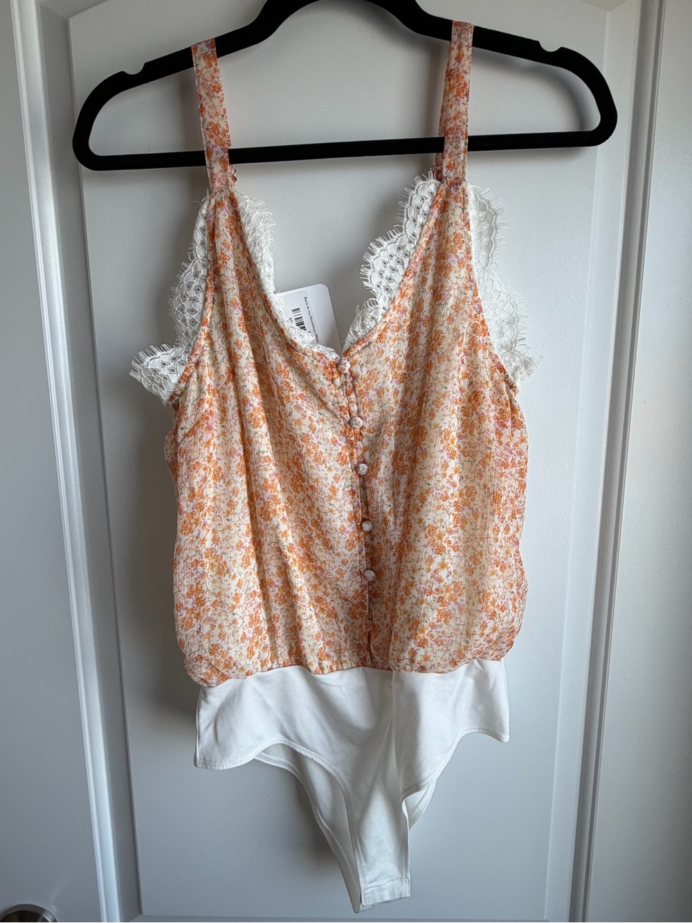 White Birch "Back to My Hometown" Floral Eyelash Lace Bodysuit Size Small NWT